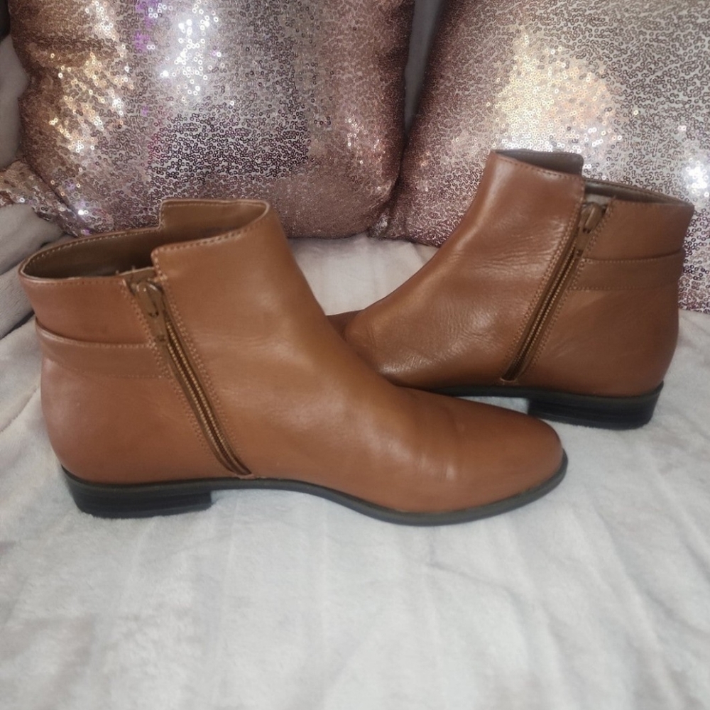 Booties - Picture 4 of 4